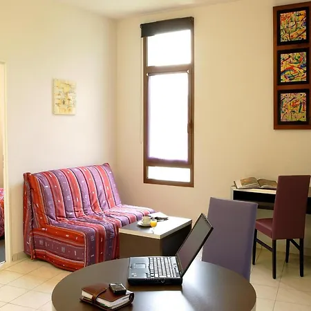 Apartment Res La Barbacane, Carcassonne, For 2 People *