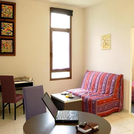 Apartment Res La Barbacane, Carcassonne, For 2 People Carcassonne